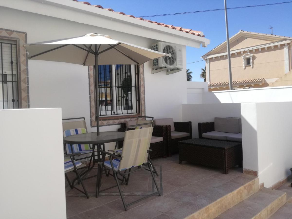 2 Bedroom Newly Renovated Bungalow Close To Bars & Restaurants Los Alcázares Eksteriør billede
