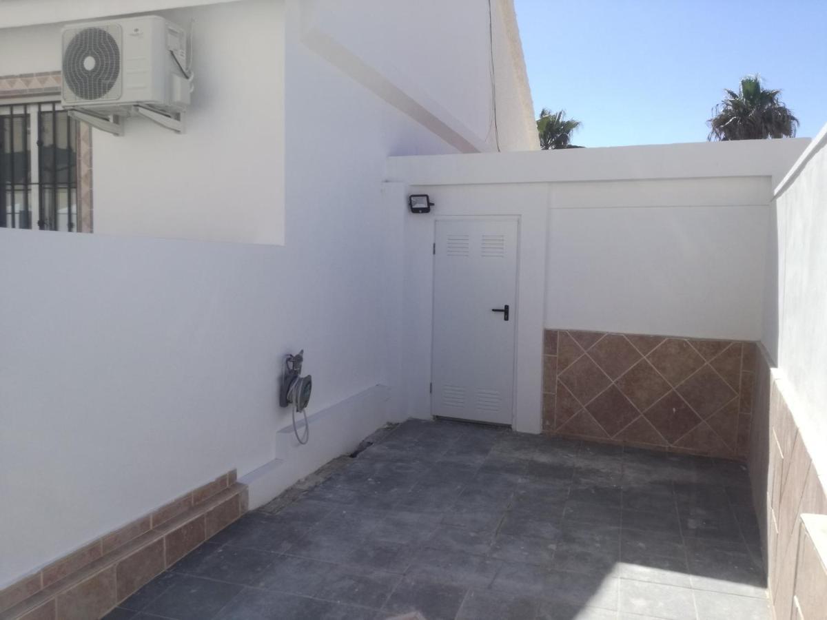 2 Bedroom Newly Renovated Bungalow Close To Bars & Restaurants Los Alcázares Eksteriør billede