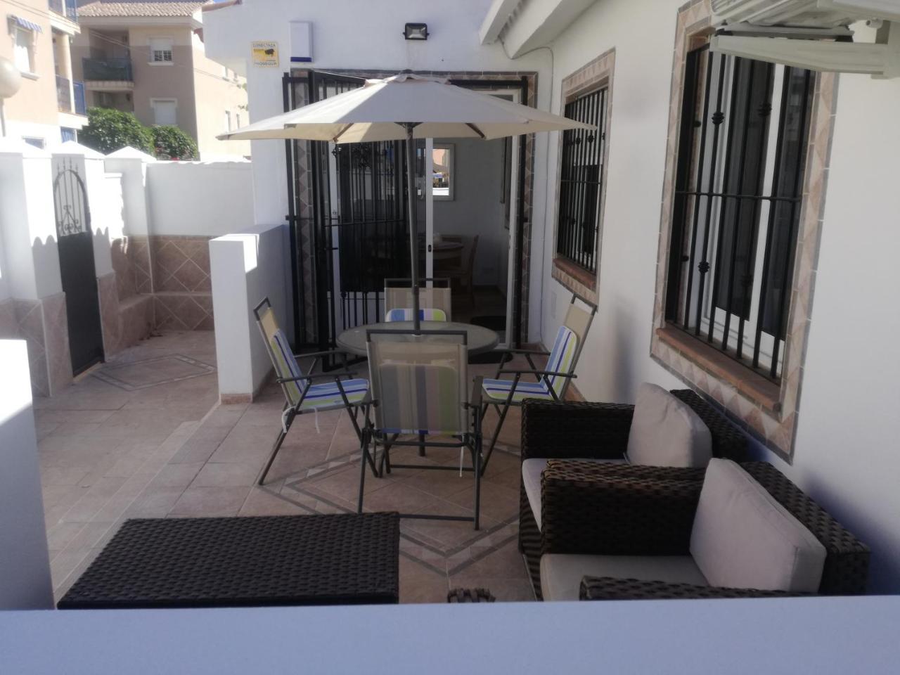 2 Bedroom Newly Renovated Bungalow Close To Bars & Restaurants Los Alcázares Eksteriør billede